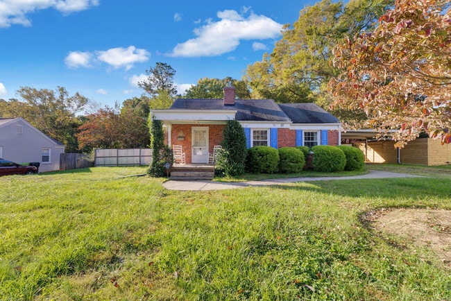 Building Photo - 2106 Tudor Plz