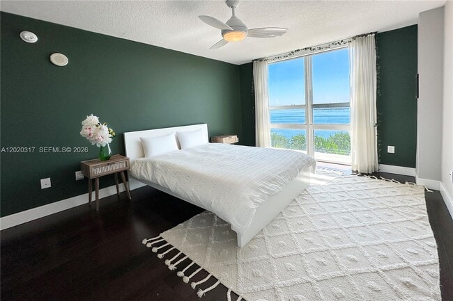 Photo - 2000 N Bayshore Dr Unit 614