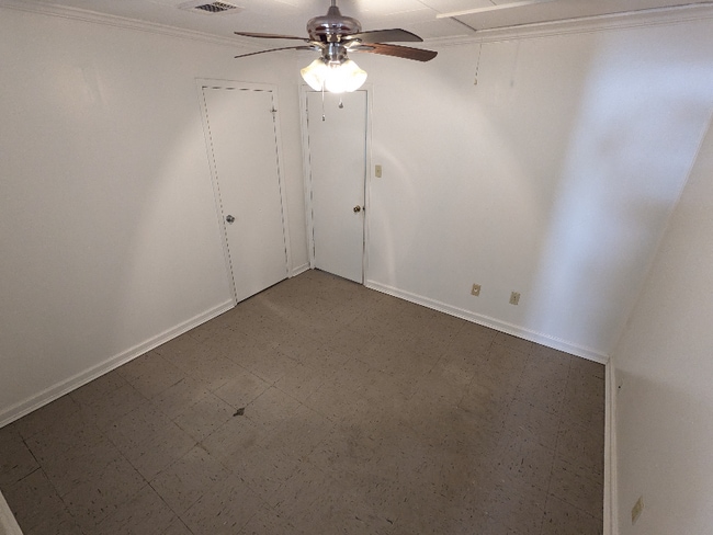 Photo - 104 N Ave J Unidad 104