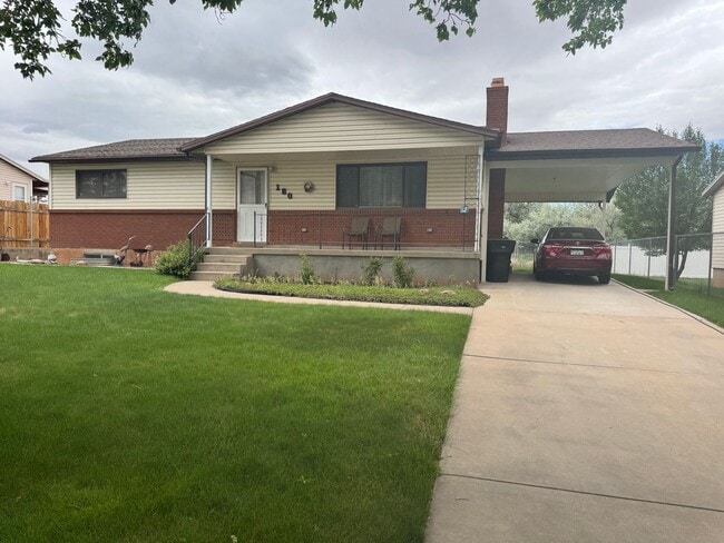 Building Photo - Spacious 4-Bedroom Home in Roosevelt, UT!