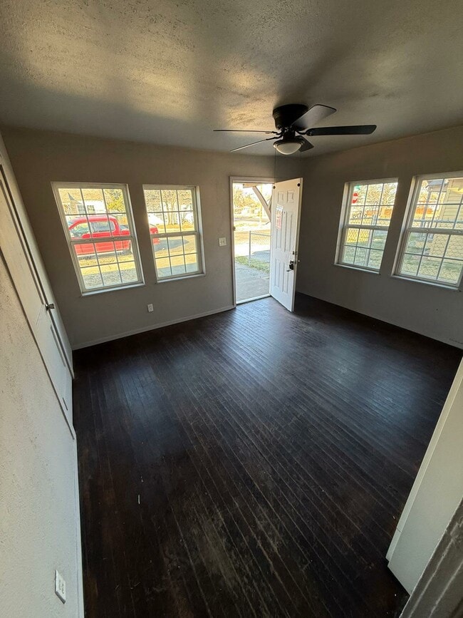 Photo - 303 S Fairmont St