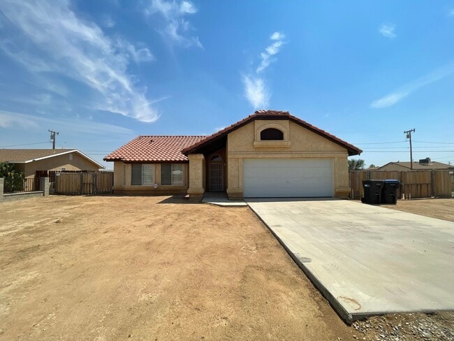 Building Photo - Modern Living in California City Rental