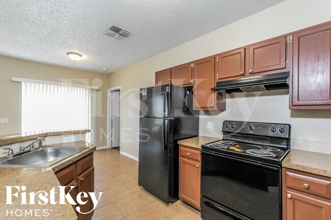 Photo - 117 Marsh St