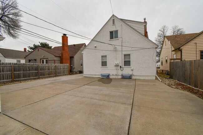 Photo - 2012 W 22nd St