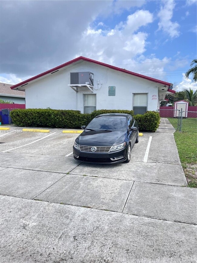 Photo - 2733 NW 13th Ct Apartment Unit 2