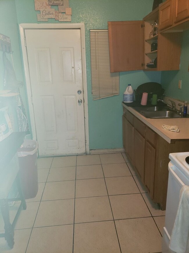 Photo - 3926-3928 Boulevard Unit 3926 Boulevard