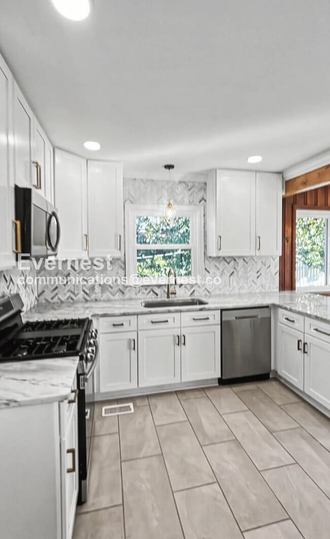 Photo - 2923 Ozark Rd