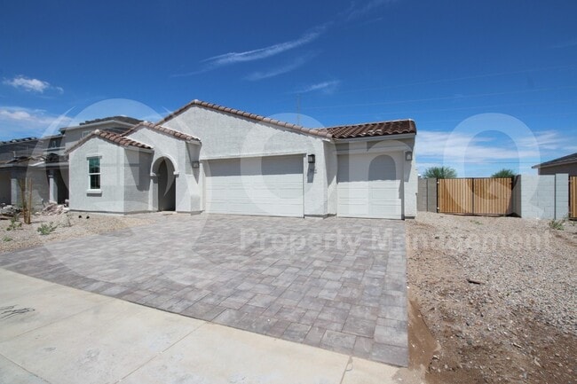 Building Photo - 2050 E Piedmont Pl Rental