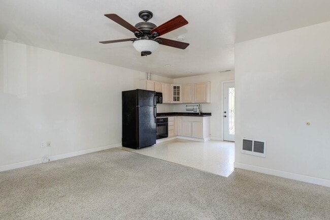 Photo - 3097 Forbes Ave