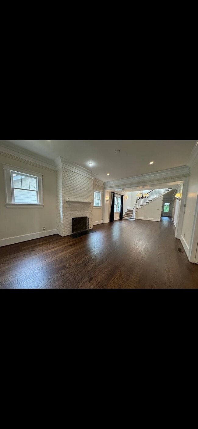 Photo - 277 Prospect Pl NE