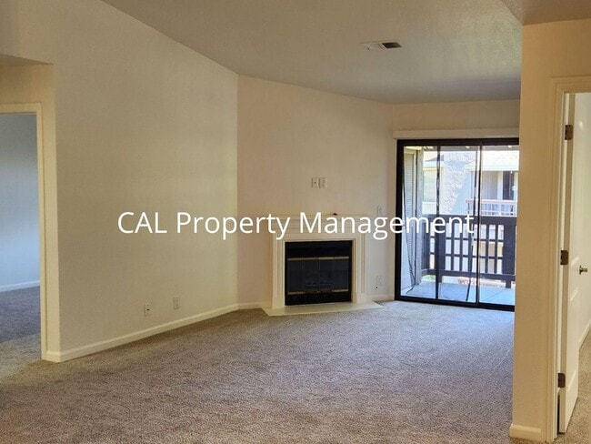 Photo - 405 Tyler Pl Unit P