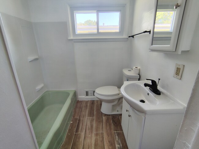 1901 Montague St Unit 1
