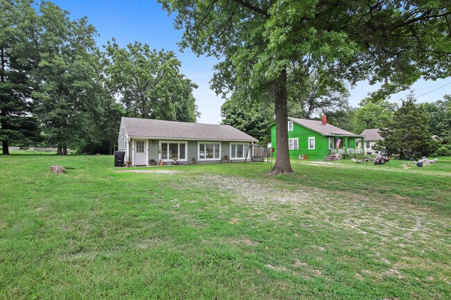 Photo - 1110 E Walnut St