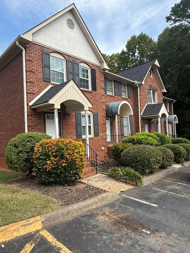 Building Photo - 327 Mar-Don Hills Ct Rental