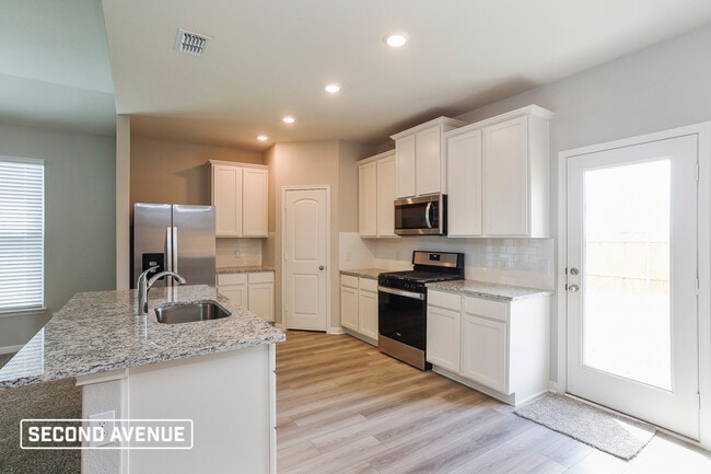 Photo - 2005 Erlinda Dr