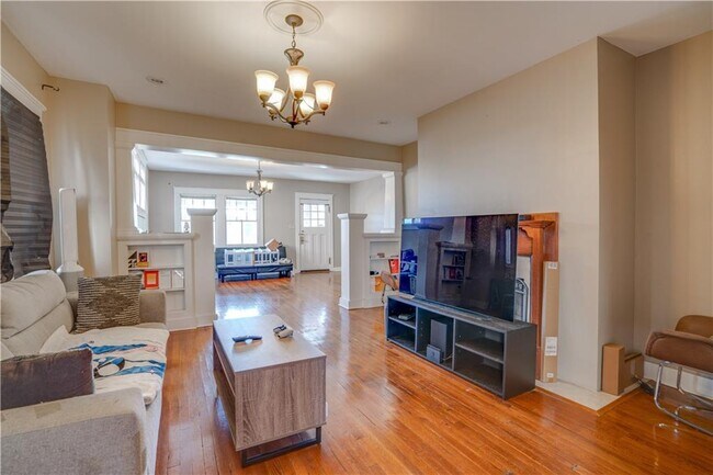 Photo - 8010 S Claiborne Ave