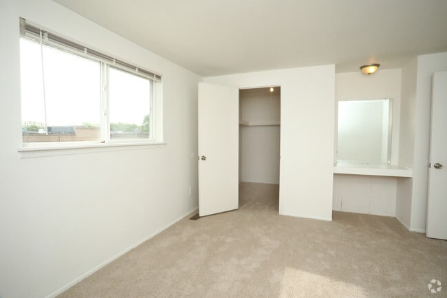 3HAB, 1.5BA - 1,190&nbsp;ft² - Royal Woods - Riverview, MI