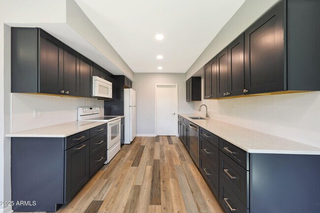 Photo - 6904 E 6th St