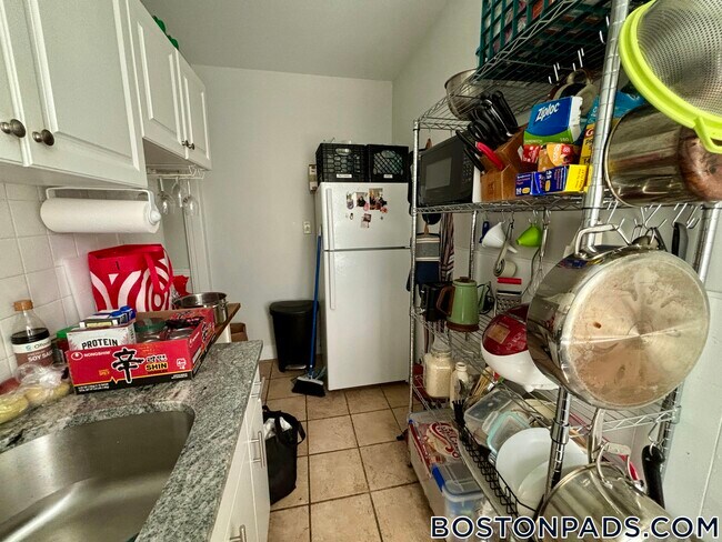 Photo - 69 Raymond Ave Unidad 1R