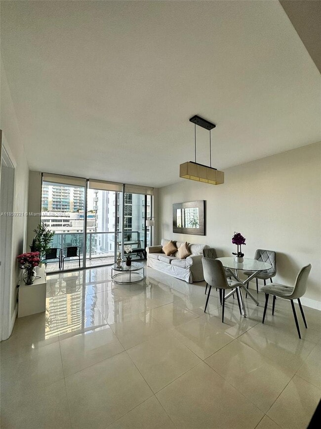 Building Photo - 1050 Brickell Ave Unit 1504 Rental
