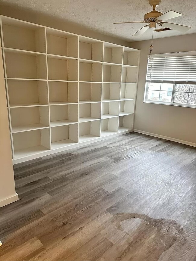 Photo - Hedington Condo