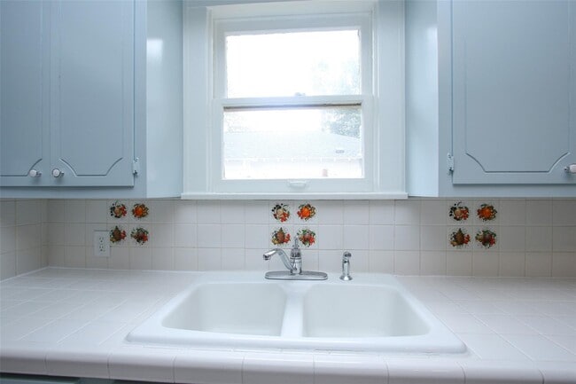 Photo - 1127 Walling St