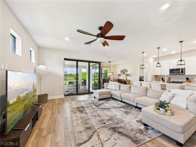 Photo - 19563 Utopia Ln