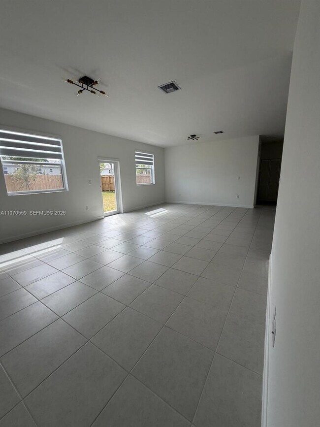 Photo - 2638 SE 9th St