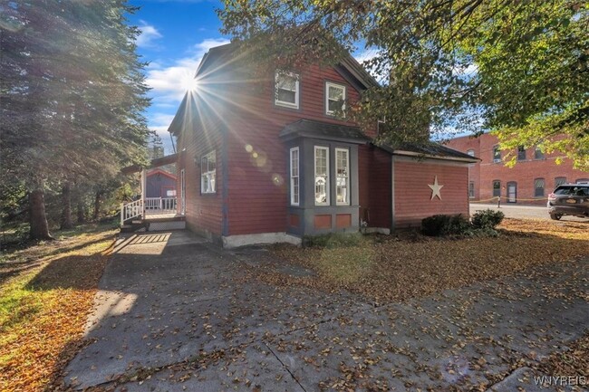 Building Photo - 29 Monroe St