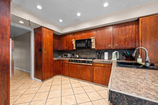 Photo - 4840 College Ave