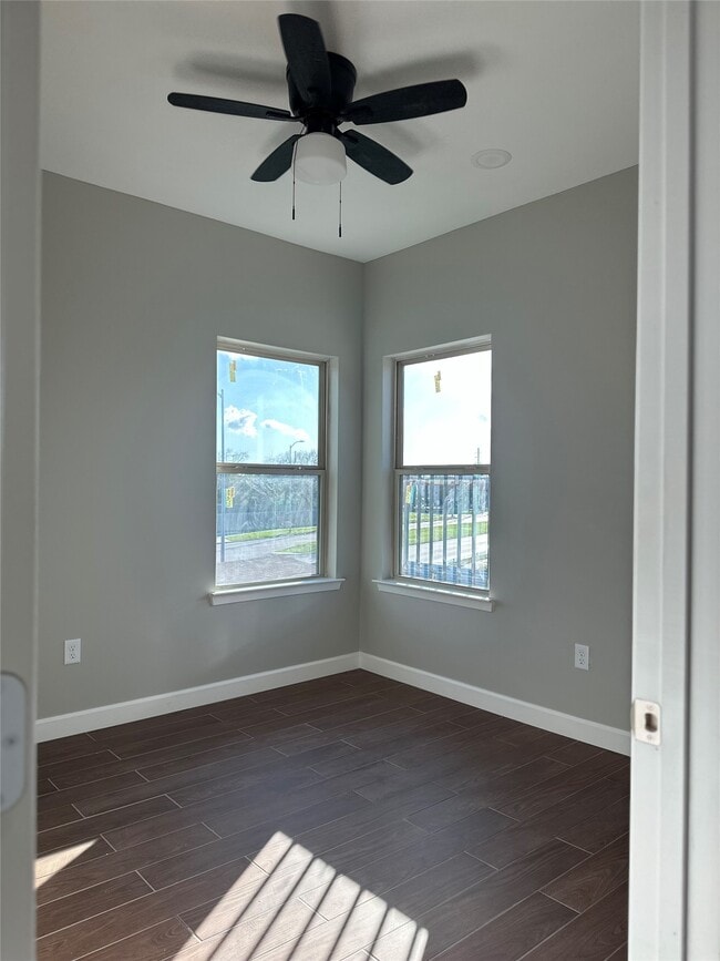 Building Photo - 8321 Coma St