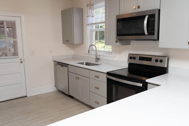 Photo - 3 Bedroom Home Located Near UVA