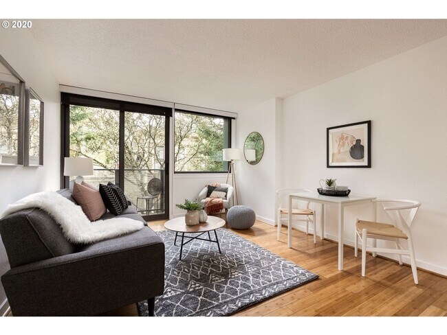 Photo - 2020 Main Street #607 ~ MOVE IN SPECIAL!... Unit 607