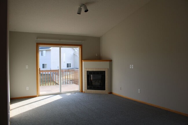 Photo - 403 Meadow Ln