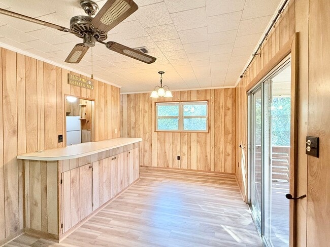 Photo - Charming 2-Bedroom Cottage On 1.25 Acres