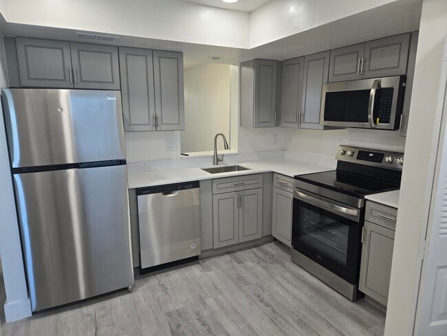 Building Photo - 7684 NW 18th St Unit 403 Rental