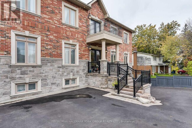 Photo - 13086 Keele St