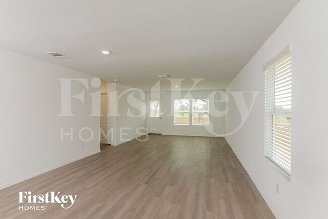 Photo - 10222 Devon Wheel St