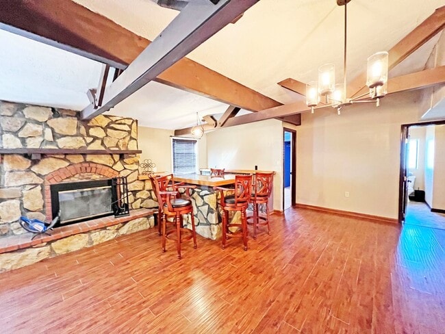 Photo - 1102 W Brown St