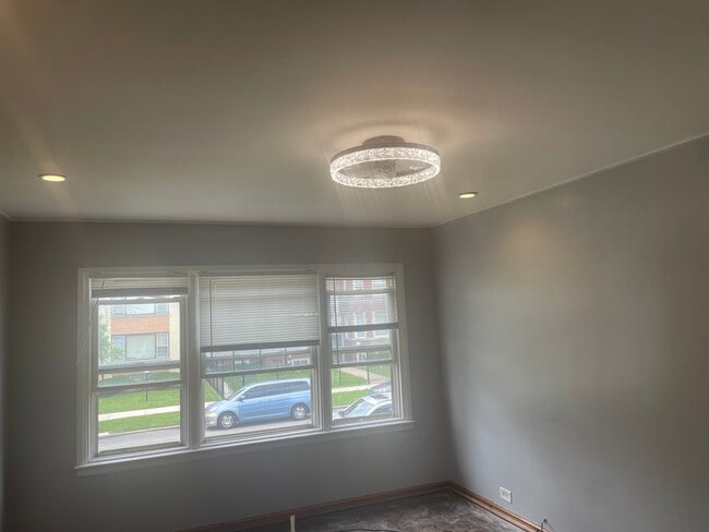 Photo - 7321 S Artesian Ave Unit Three Bedrooms