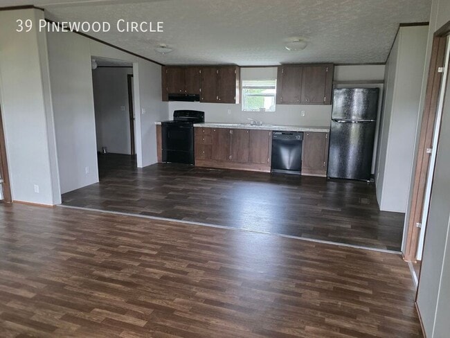 Photo - 39 Pinewood Cir