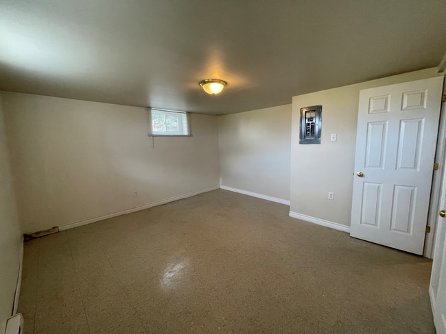 562 Edward Ave Unit 1