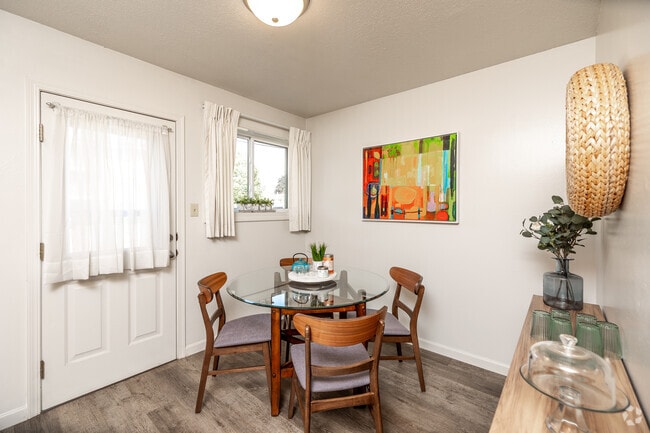 2BR, 1.5BA - Lower Level/870 SF - Dining Room