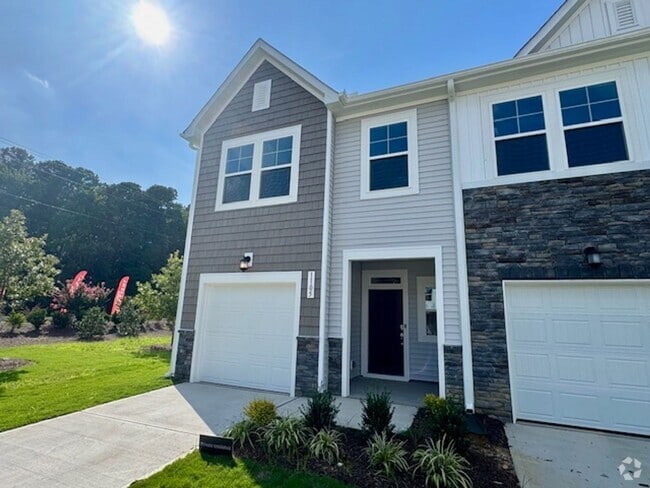 Building Photo - Brand New Townhome!