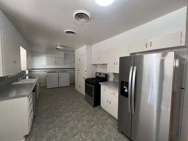 Photo - 3515 41st St