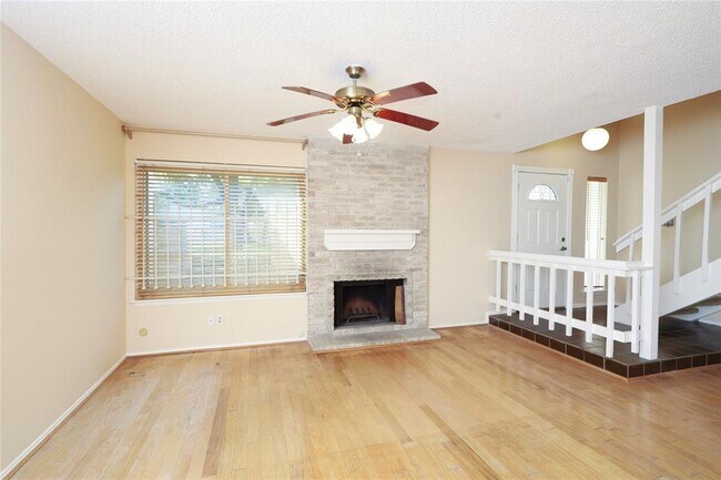 Photo - 2990 Meadowgrass Ln