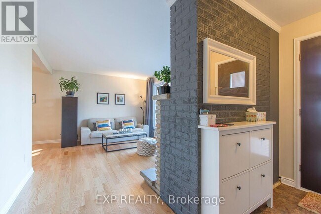 Photo - 1240 Adirondack Dr Unité A