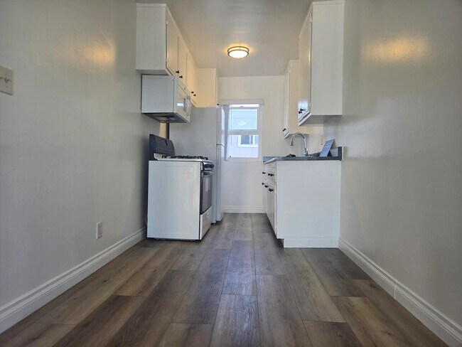 Photo - 2346 W. 18th St