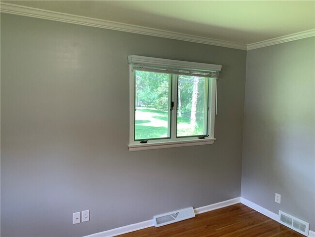 Photo - 20 Pine Hill Dr