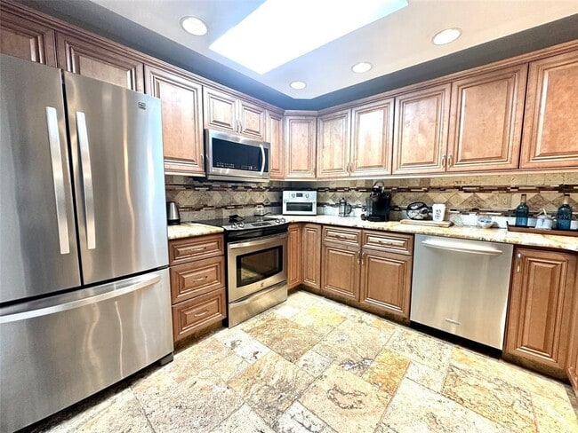 Photo - 14622 Pinecrest Dr